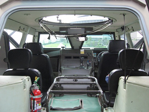 軽装甲機動車2