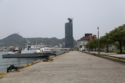海辺の道2