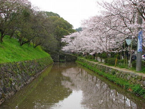 お濠1
