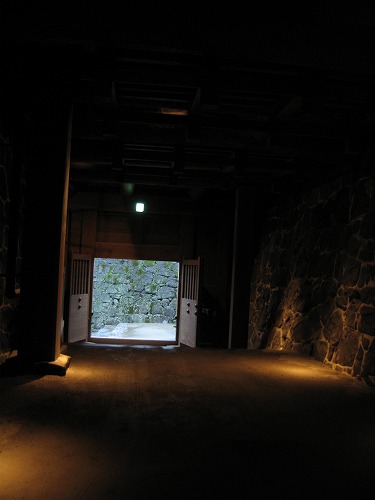 闇り通路12