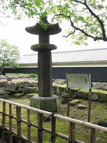 石塔3