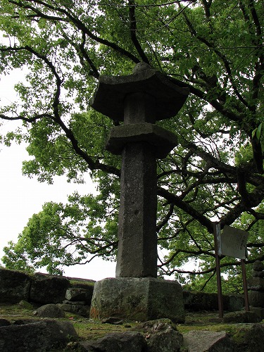 石塔4
