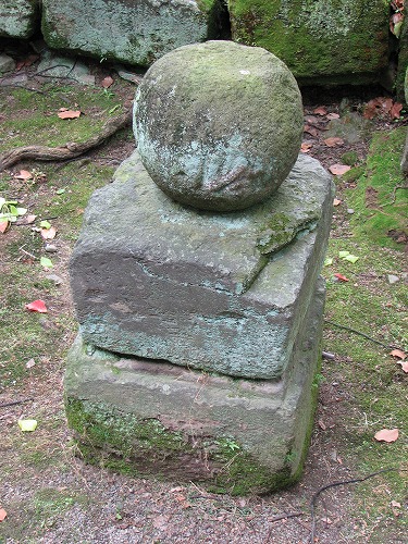 石塔13
