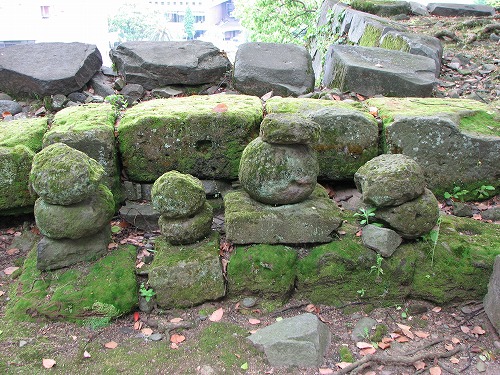 石塔14