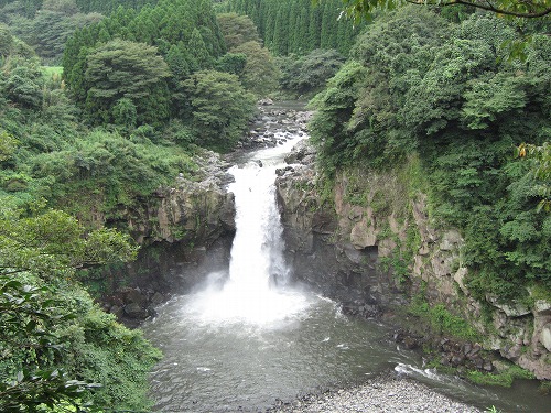 鮎返りの滝1