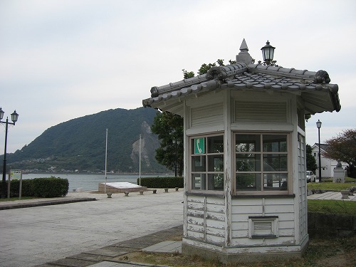 三角港10