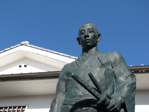 髙木元右衛門源直久像2