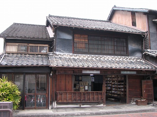 森本襖表具店1
