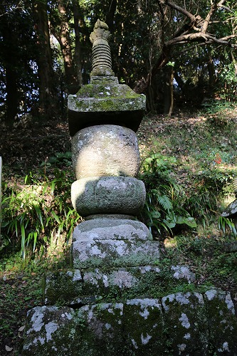富貴寺石塔1