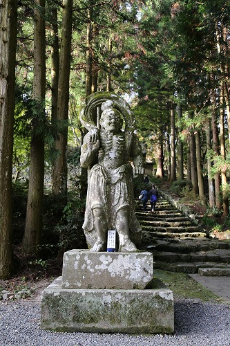 両子寺仁王門5