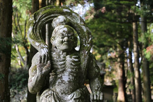 両子寺仁王門3