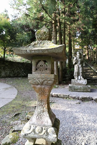両子寺仁王門21