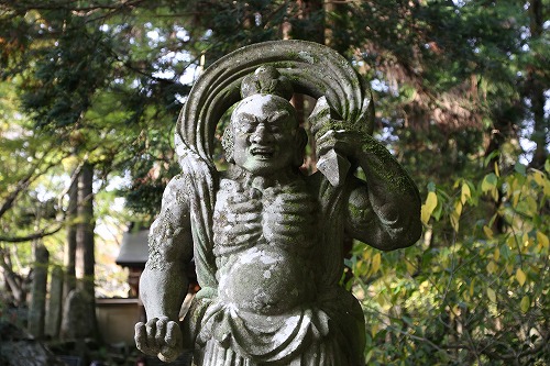 両子寺仁王門2