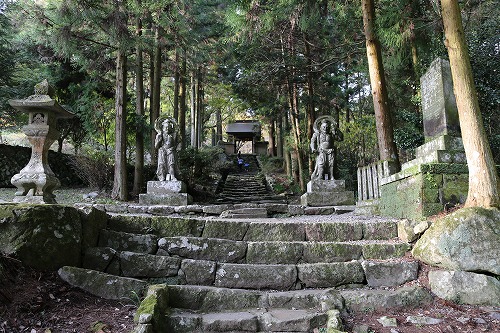 両子寺仁王門9