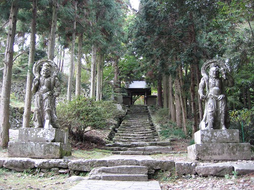 両子寺仁王門12