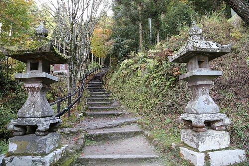 熊野磨崖仏参道2