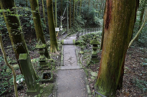 熊野磨崖仏参道6
