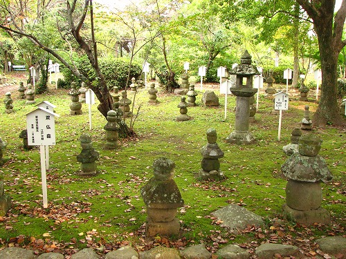 杵築城の国東塔1