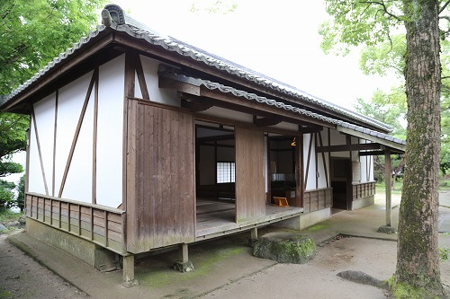 藩校の門5