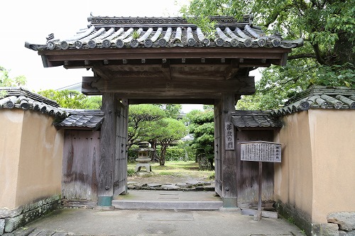 藩校の門1