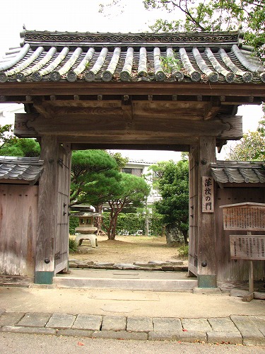 藩校の門10