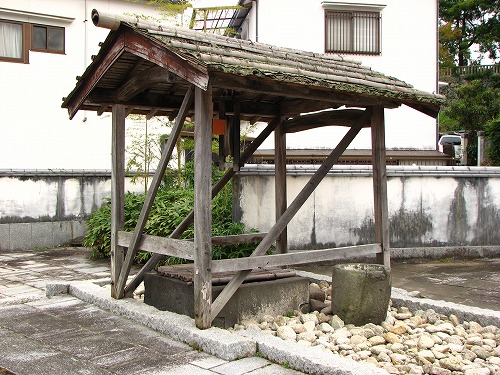 天満橋と井戸2