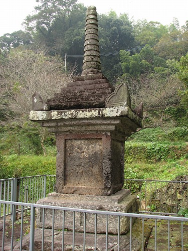 宝篋印塔1