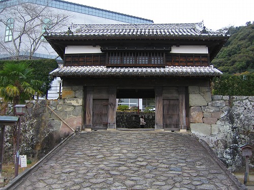 佐伯城三の丸櫓門1