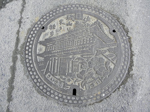 佐伯市のマンホールの蓋1