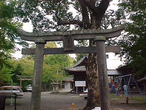 岡神社1