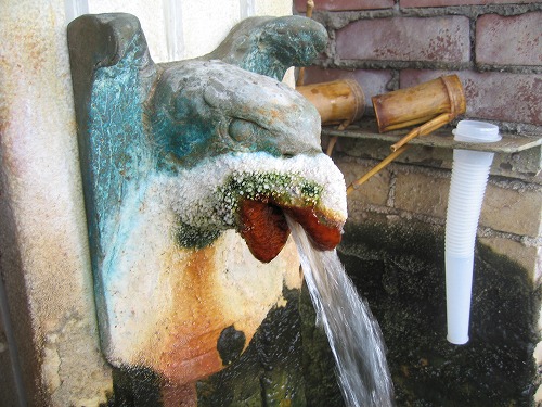 飲泉所2