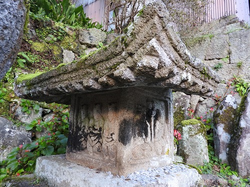 富貴寺石殿4