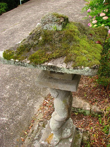 応暦寺の石燈籠6