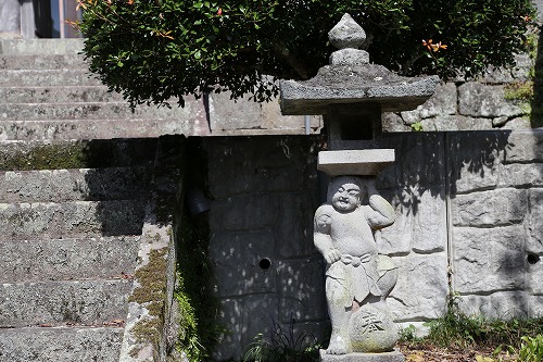 応暦寺の石燈籠3