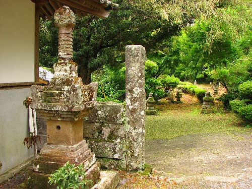 応暦寺の石塔12