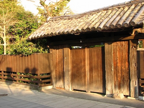 武家屋敷の門1
