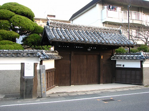 武家屋敷の門3