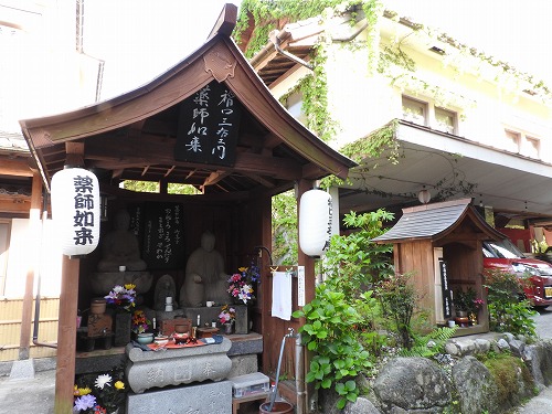 古湯温泉薬師堂1